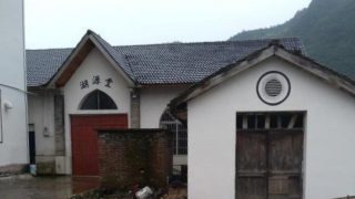 Lokale Behörden entfernen Kreuze von zwei Drei Selbst-Kirchen in Hangzhou