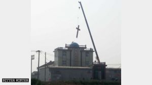 Das Kreuz der drei Selbst Kirche wurde entfernt