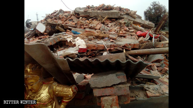 Hongshan-Tempel in Trümmern verlassen