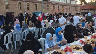 Traurige Feierlichkeiten: Iftar mit uigurischen Flüchtlingen in Istanbul