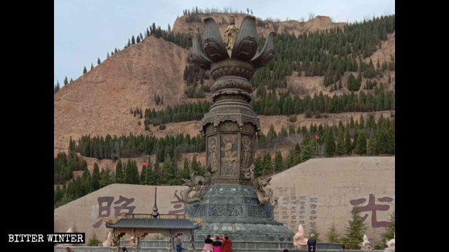 Die Bronze-Guanyin-Statue war über 30 Meter hoch