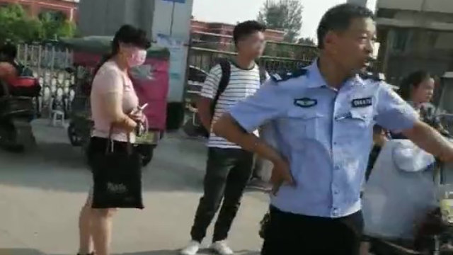 Die Polizei belästigte die Familie